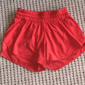 Lululemon Tracker Short V *4 inch